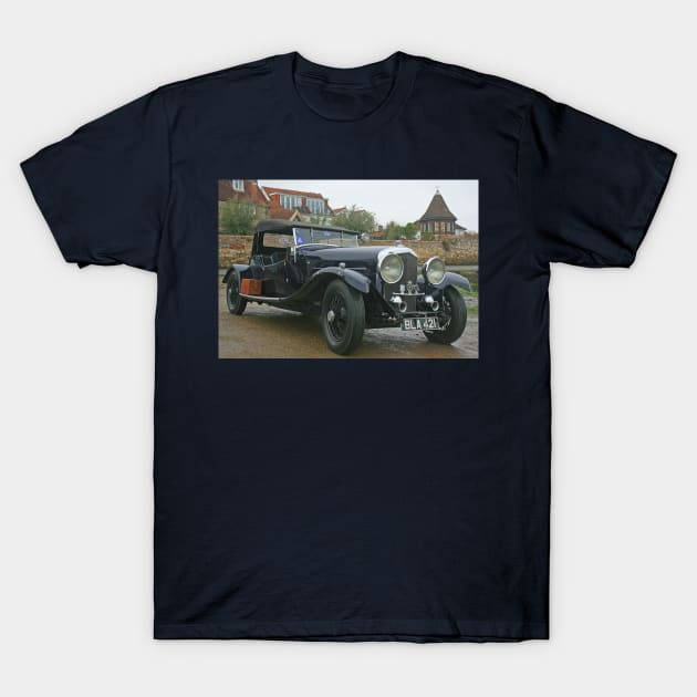 Classic Car, Bosham, December 2021 T-Shirt by RedHillDigital